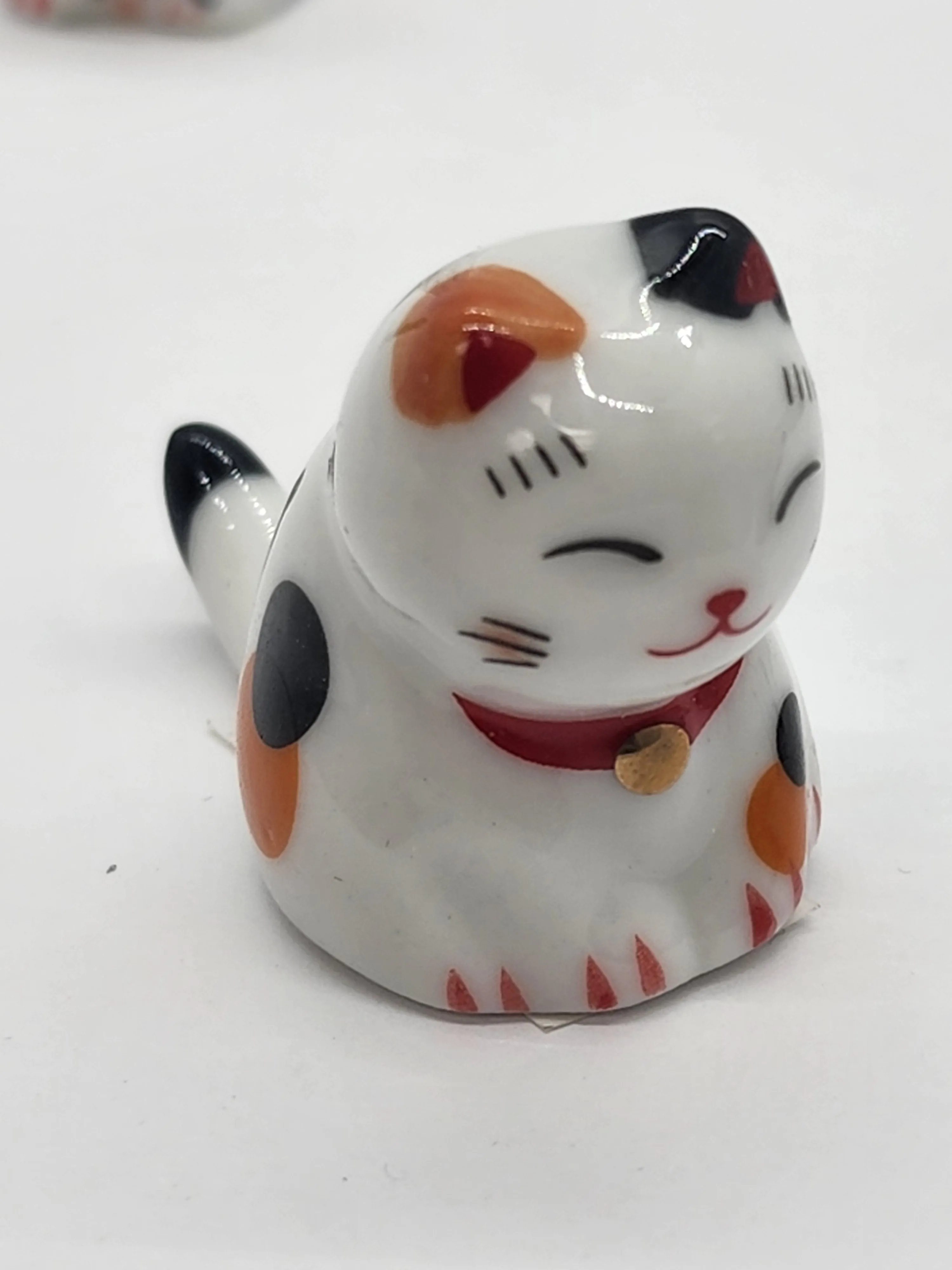 Cat, Lucky White Miniature 1 Figurines (Chopstick Holder)